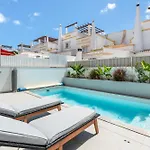 Luxurious 3 Bdr House With Pool & Bbq By Lovelystay