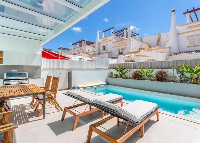 Luxurious 3 Bdr House With Pool & Bbq By Lovelystay