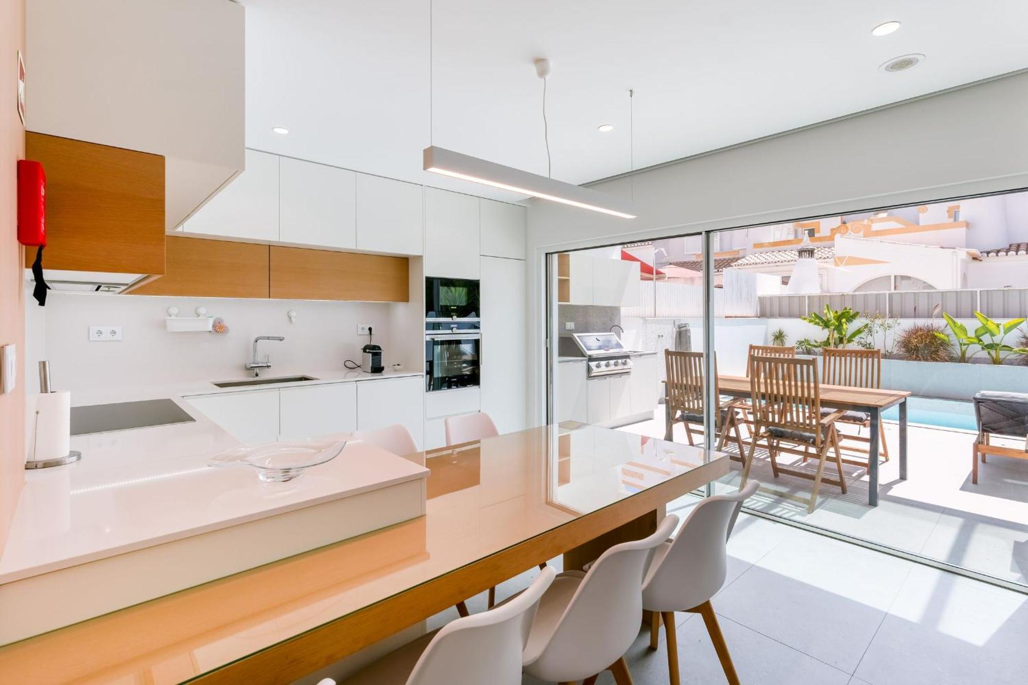 Luxurious 3 Bdr House With Pool & Bbq By Lovelystay Holiday home