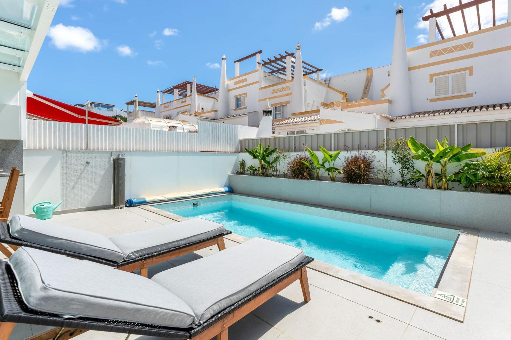 Luxurious 3 Bdr House With Pool & Bbq By Lovelystay