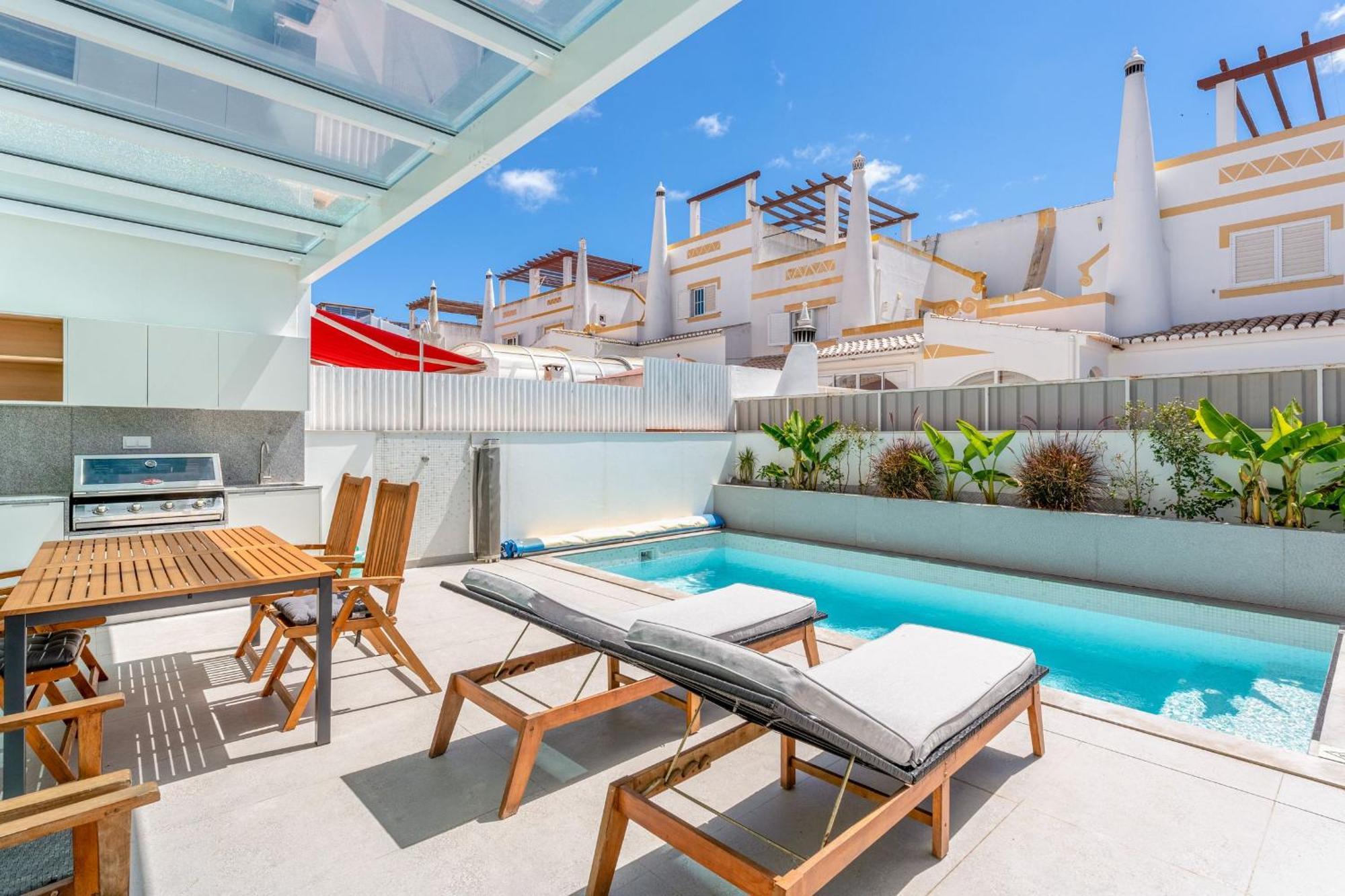 Luxurious 3 Bdr House With Pool & Bbq By Lovelystay *