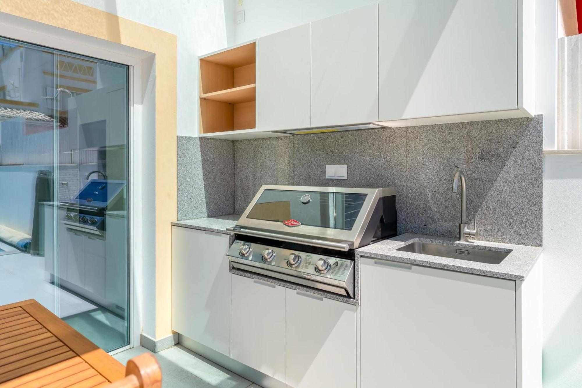 Luxurious 3 Bdr House With Pool & Bbq By Lovelystay Holiday home