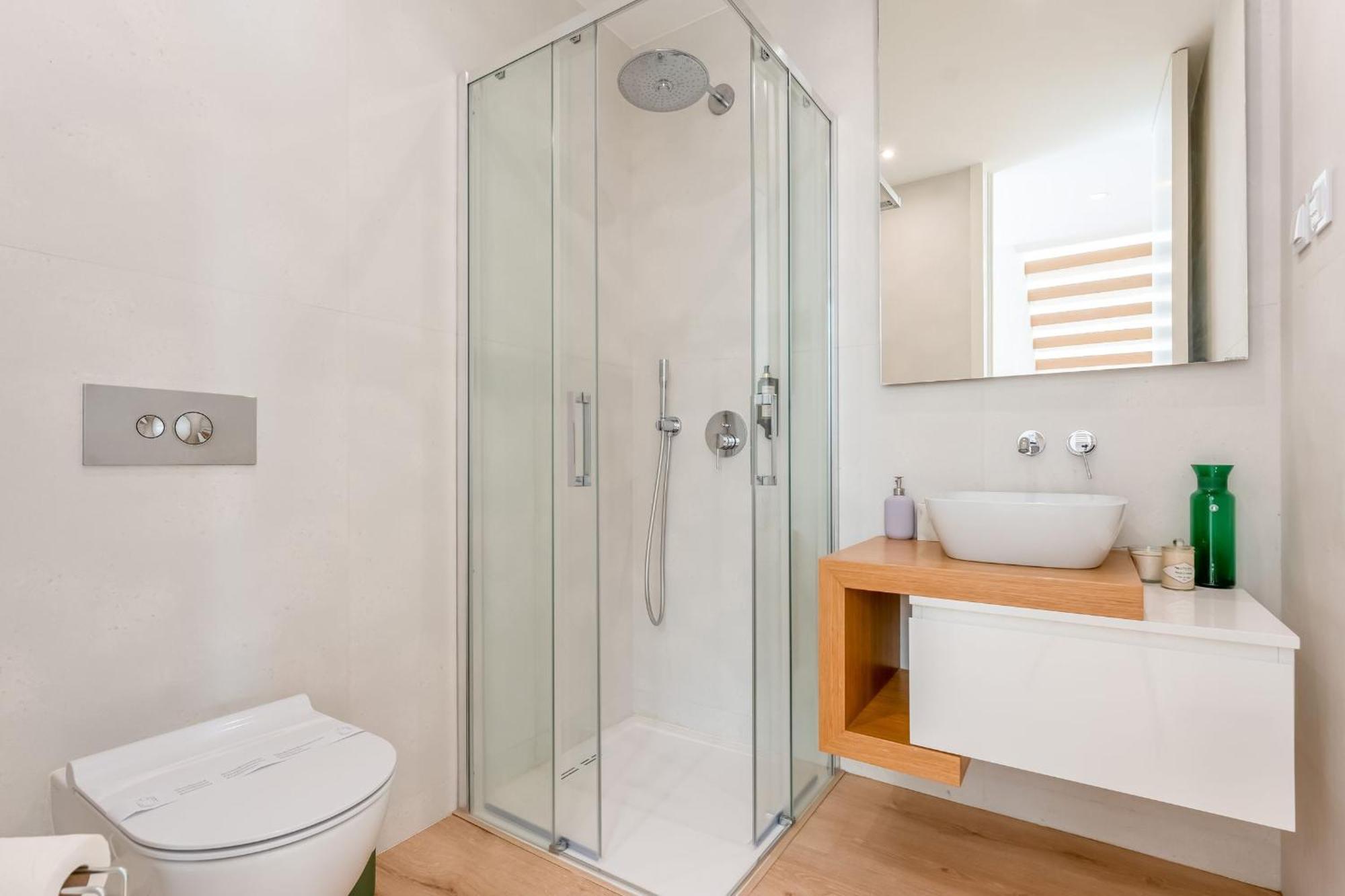 Holiday home Luxurious 3 Bdr House With Pool & Bbq By Lovelystay